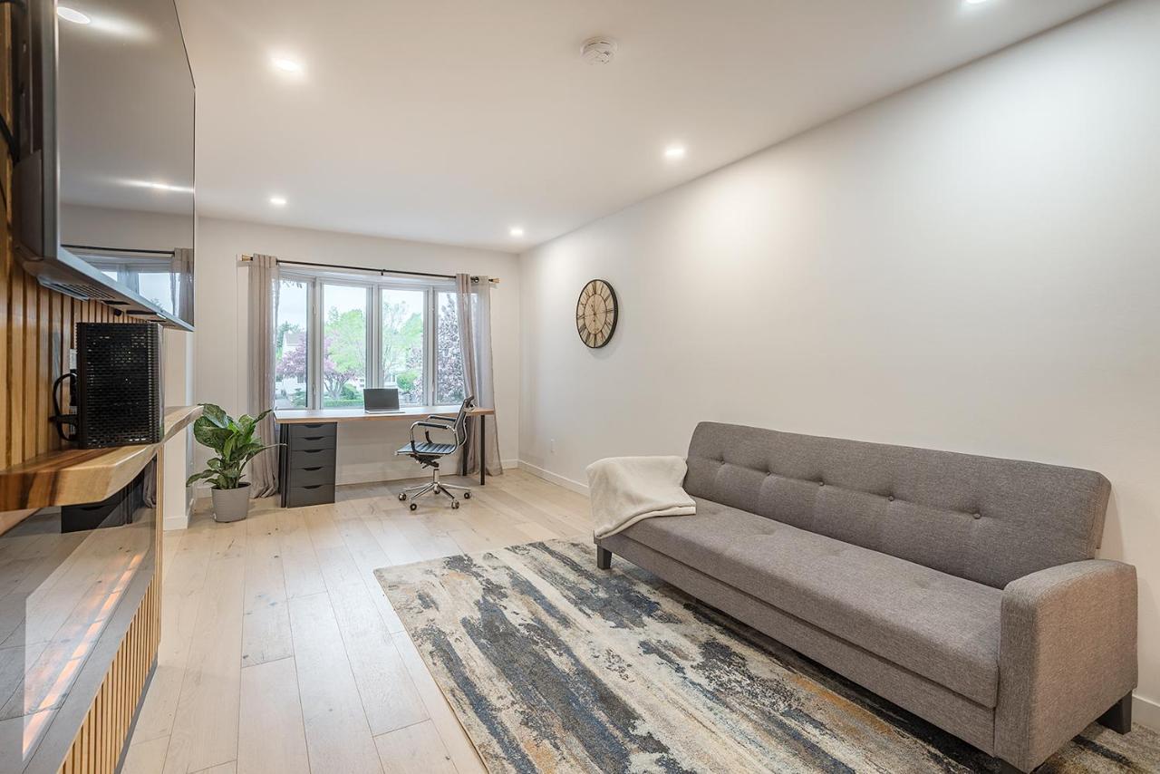 Free Parking Prime Location New Modern Condo Brossard Exteriör bild